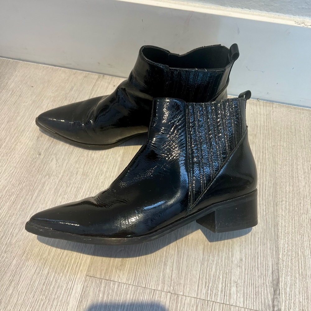 Marc fisher short boots size 8.5 women.